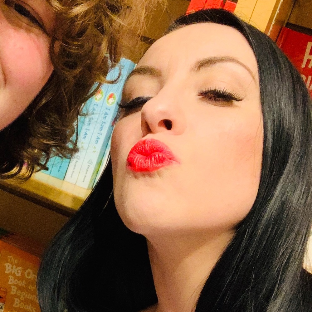 Meet your Posher, Carly